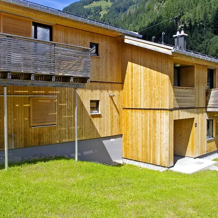 Apartment Chalet Montafon.10 度假居